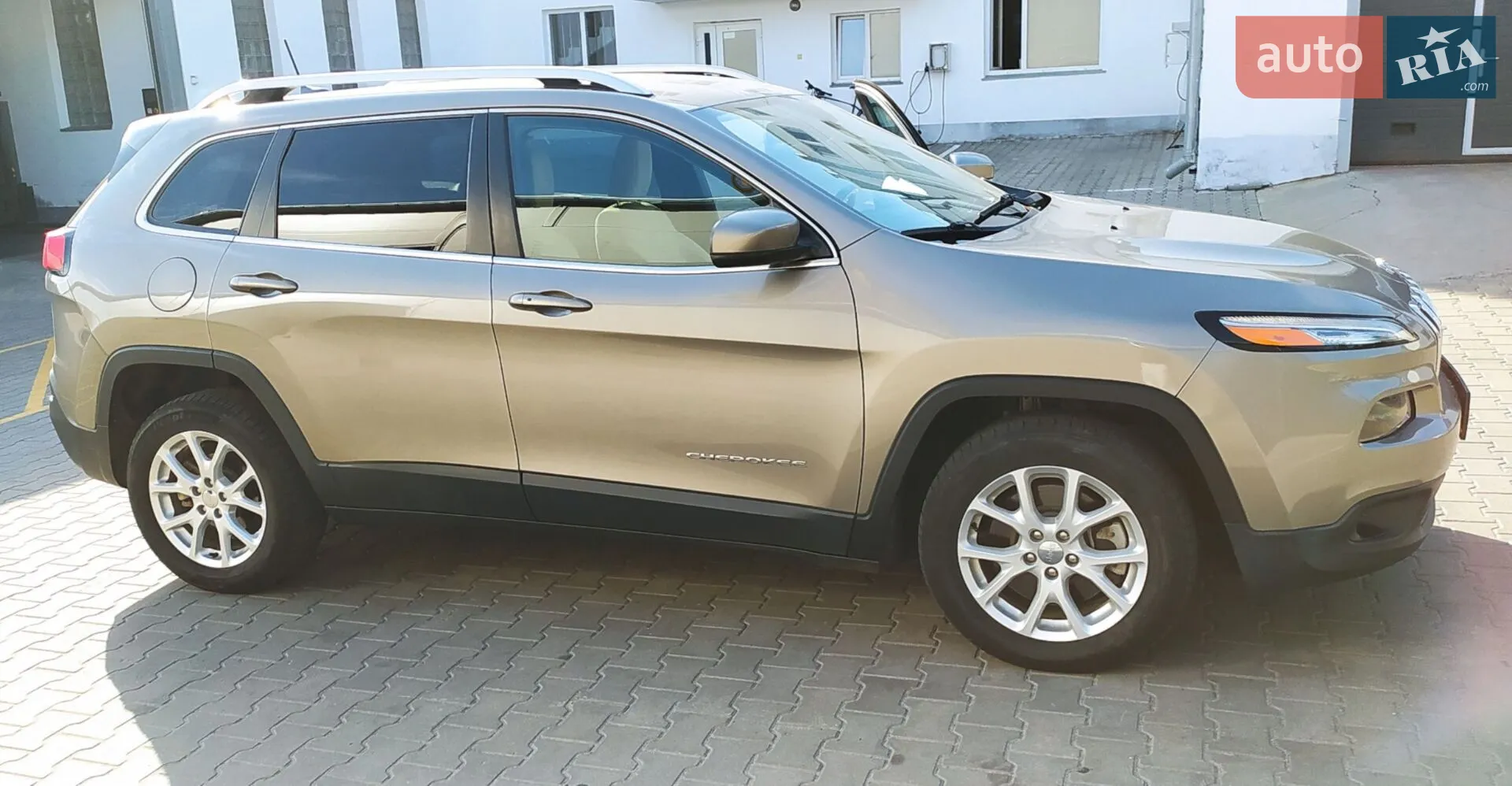 2016 Jeep Cherokee - мініатюра 13