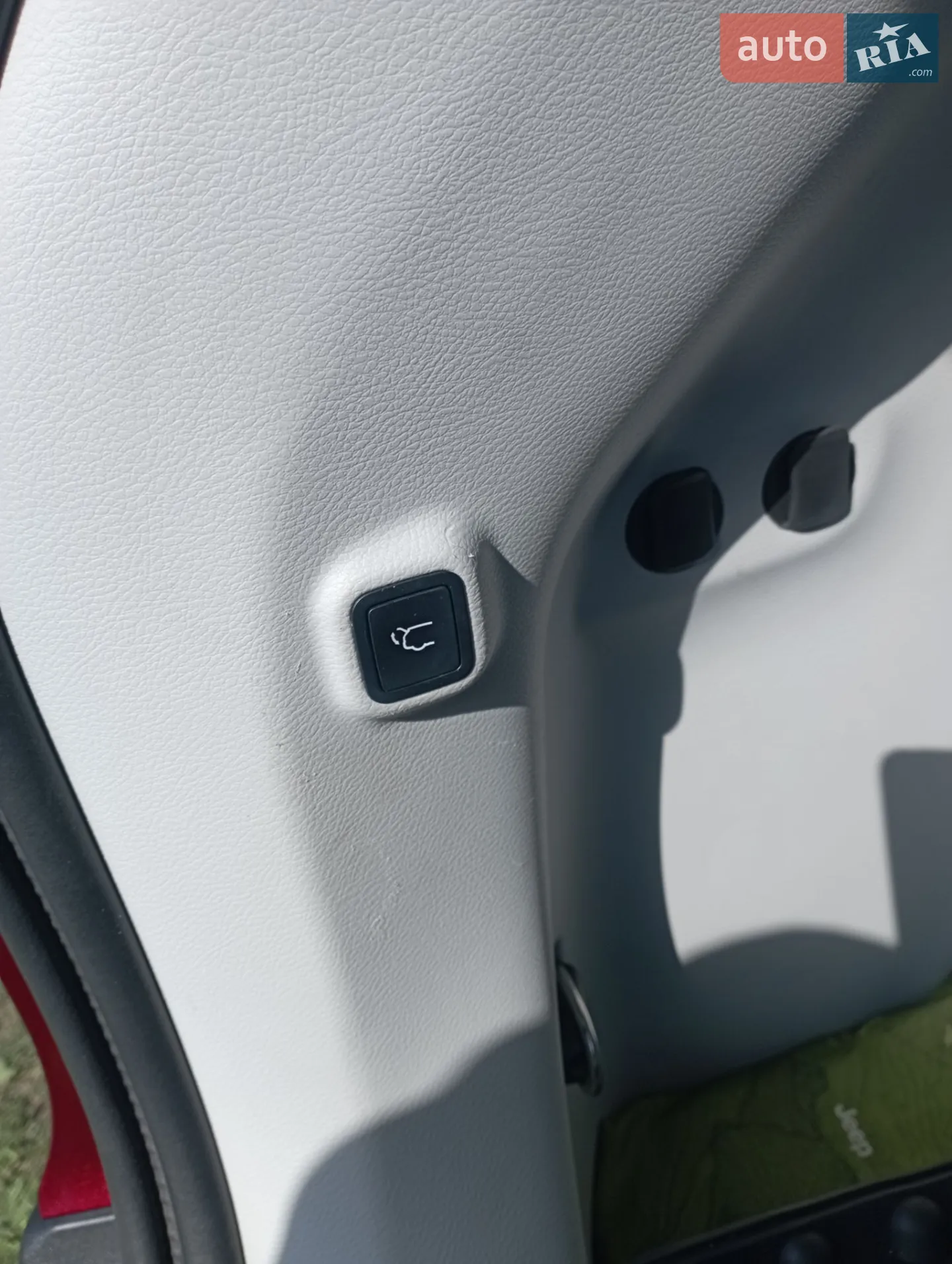 2019 Jeep Cherokee - мініатюра 12