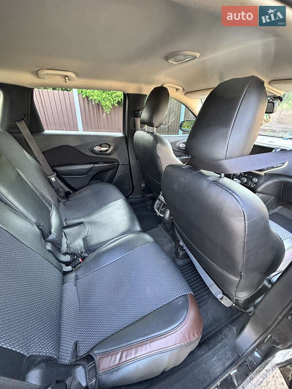 Позашляховик / Кросовер Jeep Cherokee 2015 в Хмельницькому фото 21 Позашляховик / Кросовер Jeep Cherokee 2015 в Хмельницькому