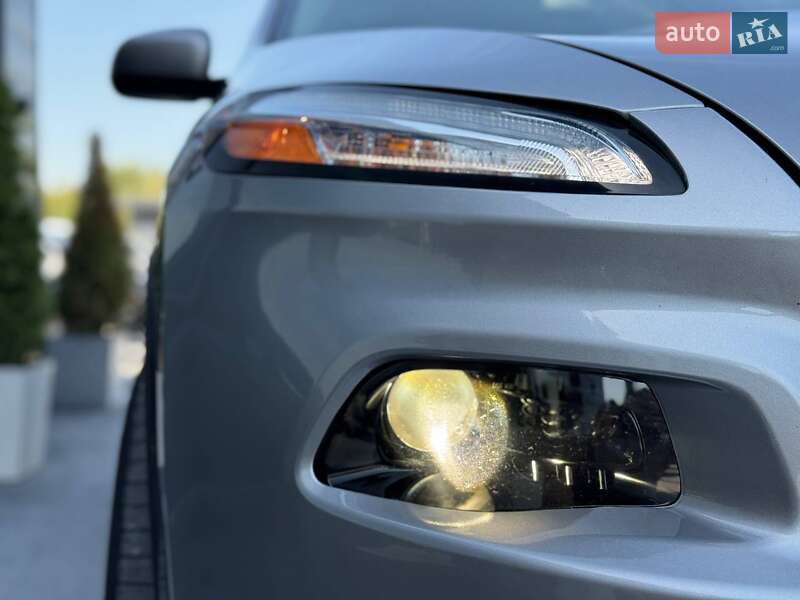 Внедорожник / Кроссовер Jeep Cherokee 2017 в Ровно