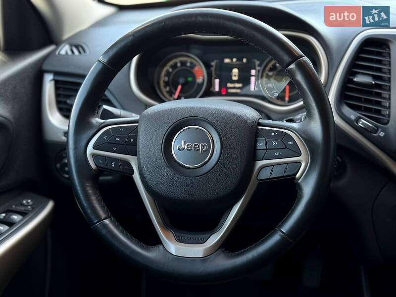 Внедорожник / Кроссовер Jeep Cherokee 2017 в Ровно