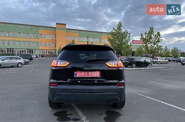 Внедорожник / Кроссовер Jeep Cherokee 2018 в 
