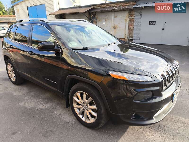 Внедорожник / Кроссовер Jeep Cherokee 2015 в 