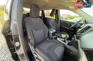 Внедорожник / Кроссовер Jeep Cherokee 2014 в 