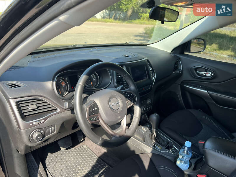Внедорожник / Кроссовер Jeep Cherokee 2018 в Чернигове