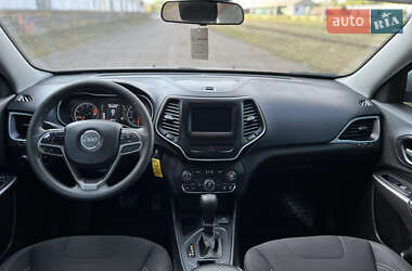 Внедорожник / Кроссовер Jeep Cherokee 2020 в 