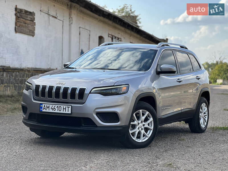 Внедорожник / Кроссовер Jeep Cherokee 2020 в 