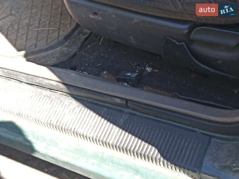 Внедорожник / Кроссовер Jeep Cherokee 1996 в Днепре