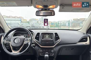 Внедорожник / Кроссовер Jeep Cherokee 2014 в 