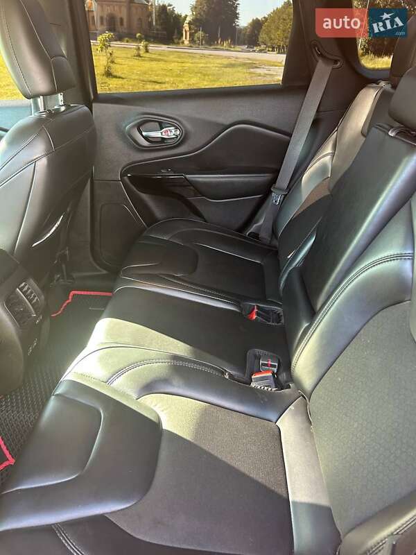 Позашляховик / Кросовер Jeep Cherokee 2021 в Сумах