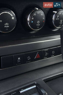 Внедорожник / Кроссовер Jeep Cherokee 2010 в 