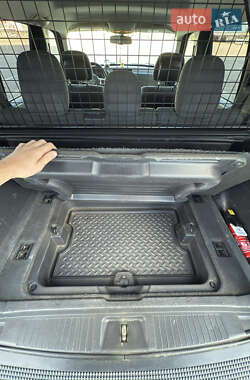 Внедорожник / Кроссовер Jeep Cherokee 2010 в 
