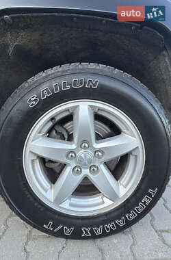Внедорожник / Кроссовер Jeep Cherokee 2010 в 