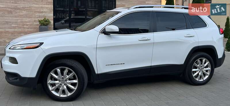 Внедорожник / Кроссовер Jeep Cherokee 2016 в Ужгороде