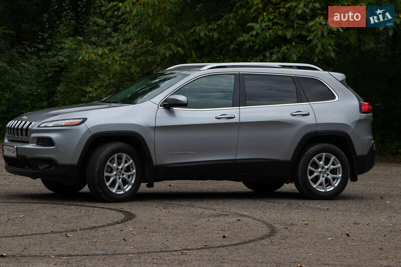Внедорожник / Кроссовер Jeep Cherokee 2016 в Калуше
