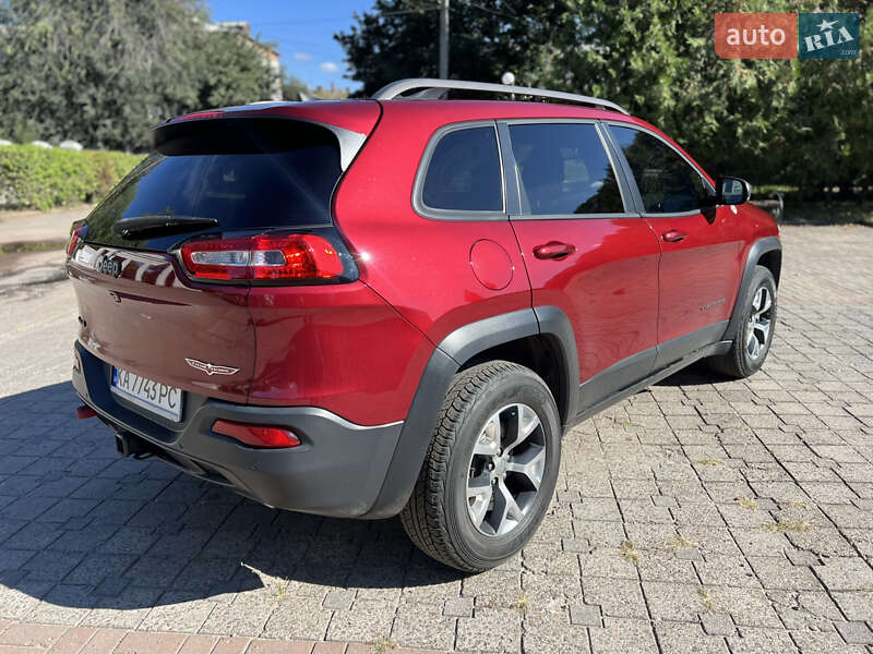 Внедорожник / Кроссовер Jeep Cherokee 2015 в Бердичеве