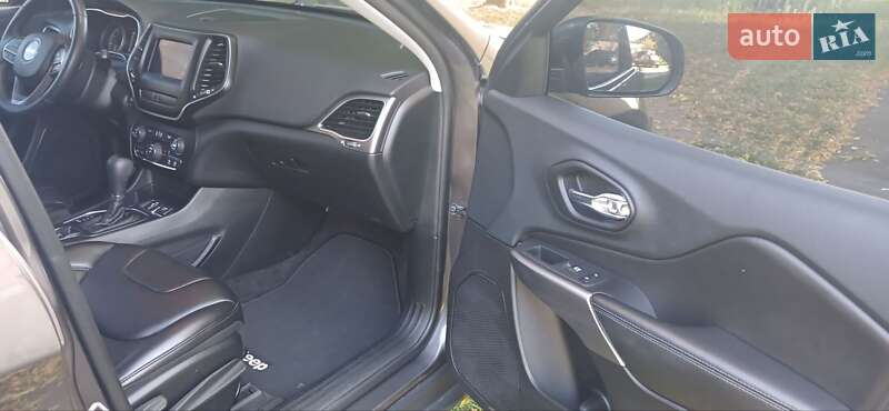 Внедорожник / Кроссовер Jeep Cherokee 2018 в Харькове