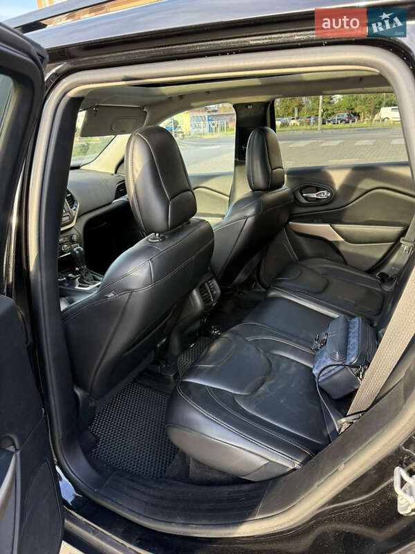 Позашляховик / Кросовер Jeep Cherokee 2017 в Києві