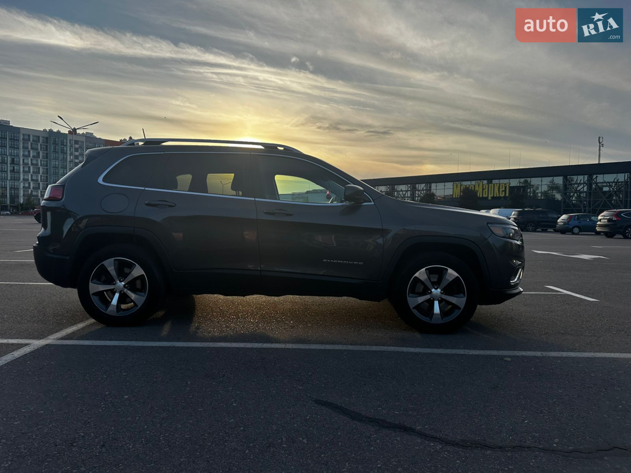 2019 Jeep Cherokee - мініатюра 35