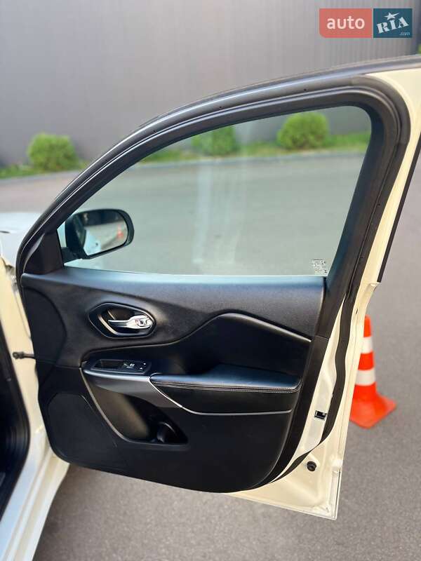 Позашляховик / Кросовер Jeep Cherokee 2018 в Києві