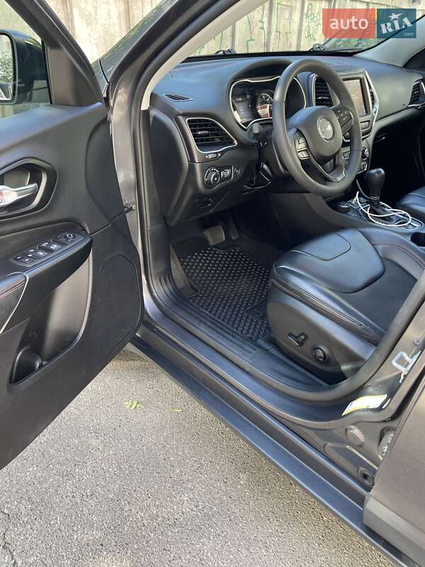 Внедорожник / Кроссовер Jeep Cherokee 2022 в Чернигове