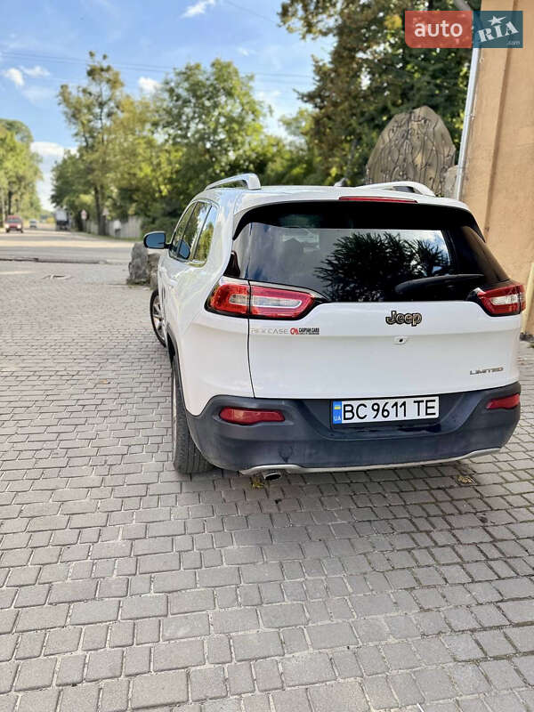 Позашляховик / Кросовер Jeep Cherokee 2013 в Львові