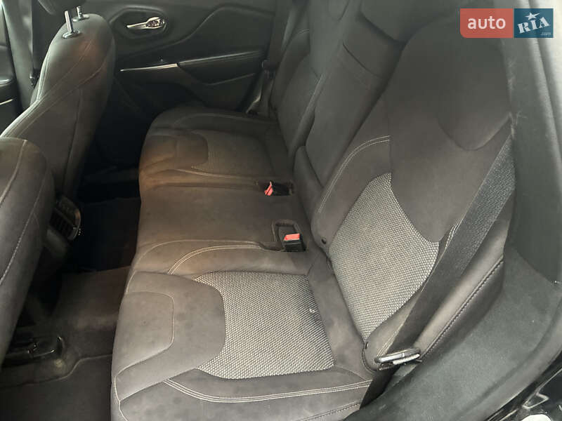 Позашляховик / Кросовер Jeep Cherokee 2018 в Ворзелі фото 15 Позашляховик / Кросовер Jeep Cherokee 2018 в Ворзелі