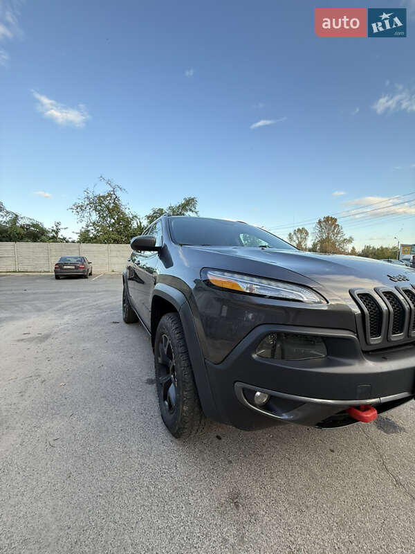 Внедорожник / Кроссовер Jeep Cherokee 2016 в Чернигове