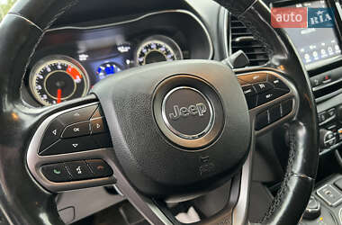 Внедорожник / Кроссовер Jeep Cherokee 2020 в 