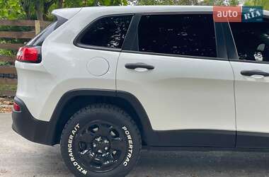 Внедорожник / Кроссовер Jeep Cherokee 2014 в 