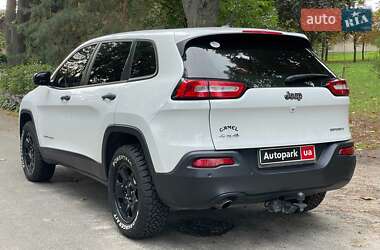 Внедорожник / Кроссовер Jeep Cherokee 2014 в 