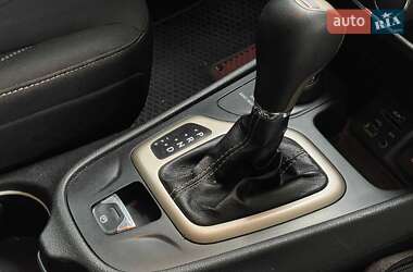 Внедорожник / Кроссовер Jeep Cherokee 2014 в 