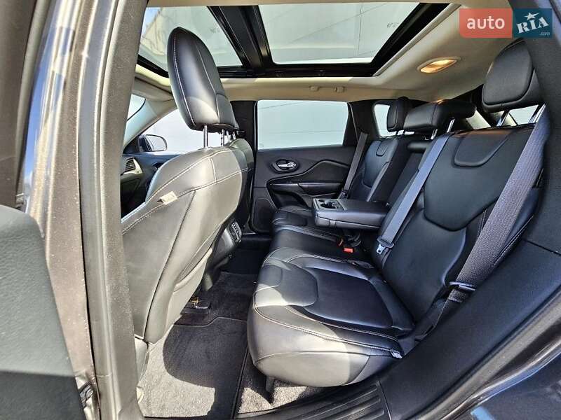 Внедорожник / Кроссовер Jeep Cherokee 2018 в Одессе