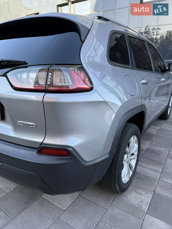 Внедорожник / Кроссовер Jeep Cherokee 2020 в Киеве