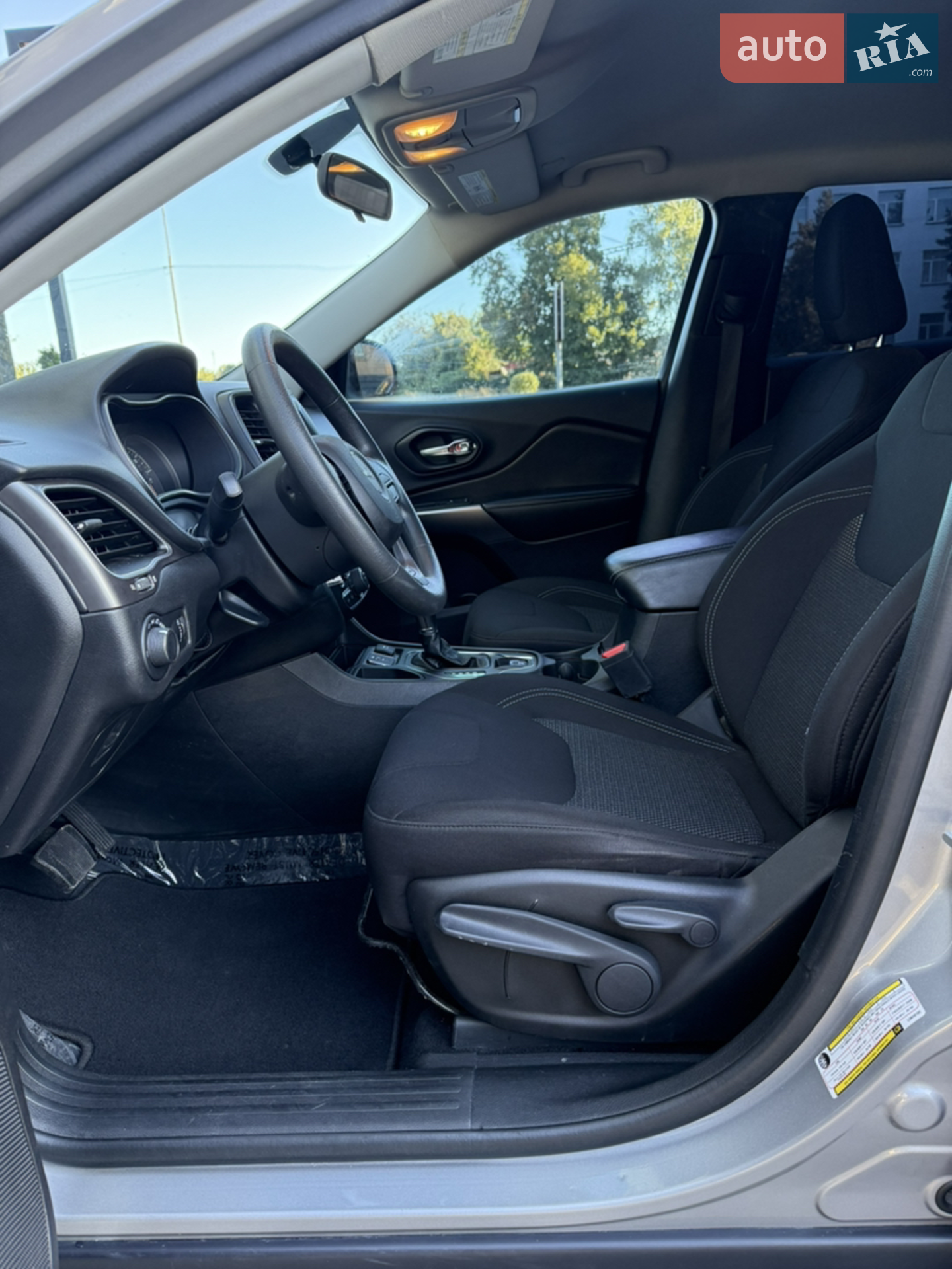 2020 Jeep Cherokee - мініатюра 22