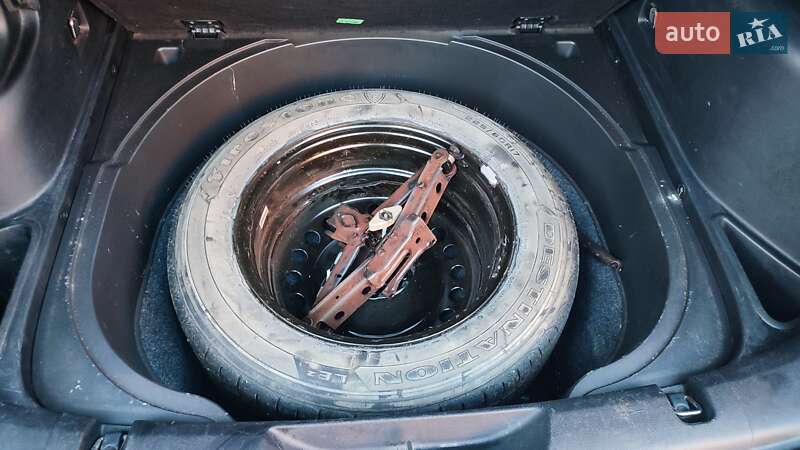 Позашляховик / Кросовер Jeep Cherokee 2015 в Чернігові