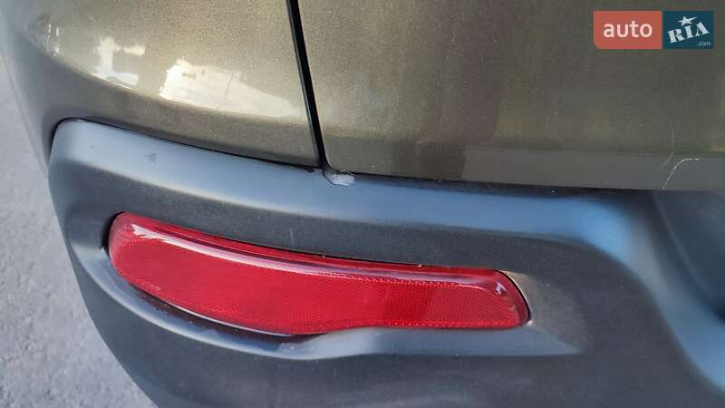 Позашляховик / Кросовер Jeep Cherokee 2015 в Чернігові