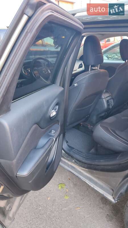 Позашляховик / Кросовер Jeep Cherokee 2015 в Чернігові