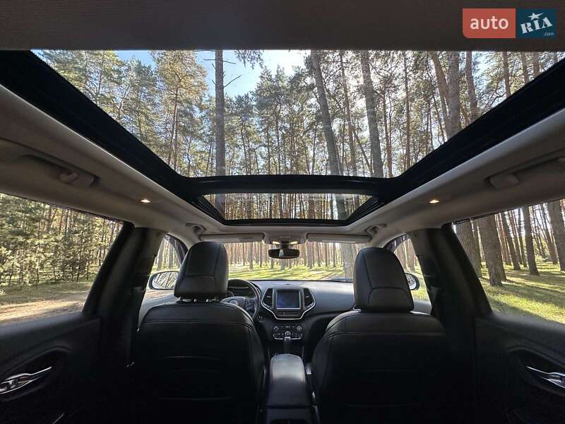 Внедорожник / Кроссовер Jeep Cherokee 2020 в Сумах