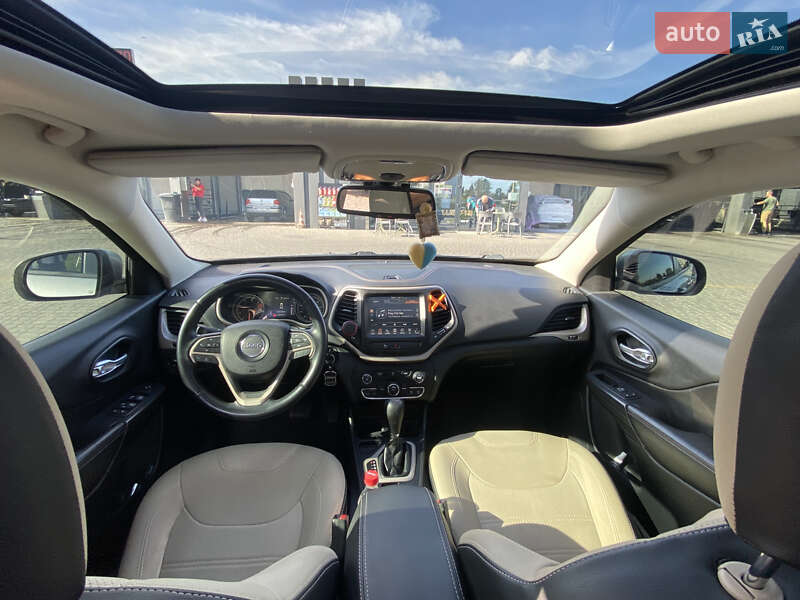 Внедорожник / Кроссовер Jeep Cherokee 2016 в Харькове фото 8 Внедорожник / Кроссовер Jeep Cherokee 2016 в Харькове