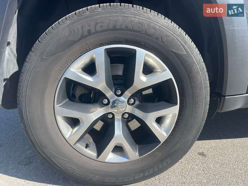 Внедорожник / Кроссовер Jeep Cherokee 2016 в Киеве