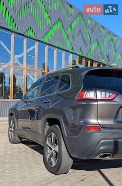 Внедорожник / Кроссовер Jeep Cherokee 2018 в 