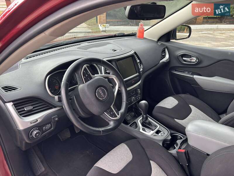 Позашляховик / Кросовер Jeep Cherokee 2013 в Лебедині