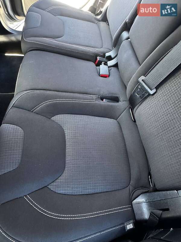 Позашляховик / Кросовер Jeep Cherokee 2015 в Львові