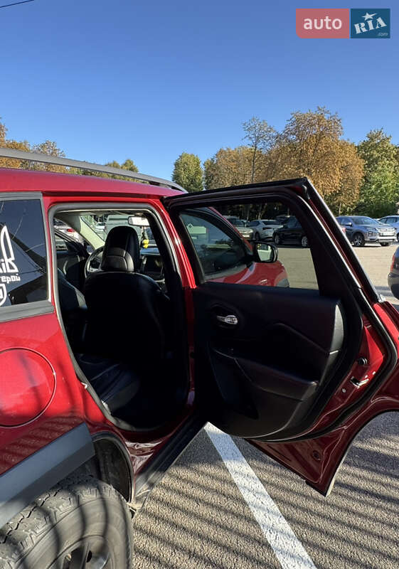 Внедорожник / Кроссовер Jeep Cherokee 2016 в Харькове