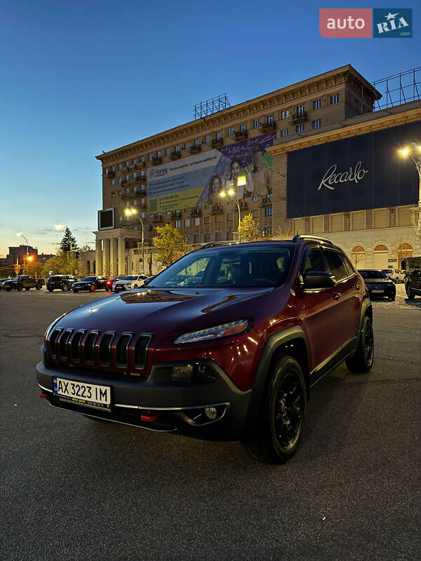 Внедорожник / Кроссовер Jeep Cherokee 2016 в Харькове