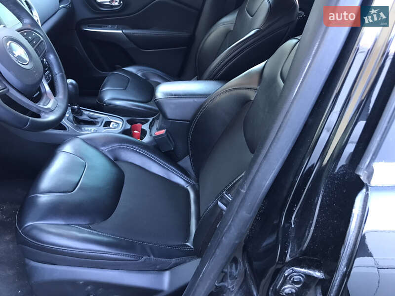 Внедорожник / Кроссовер Jeep Cherokee 2019 в Шептицькому