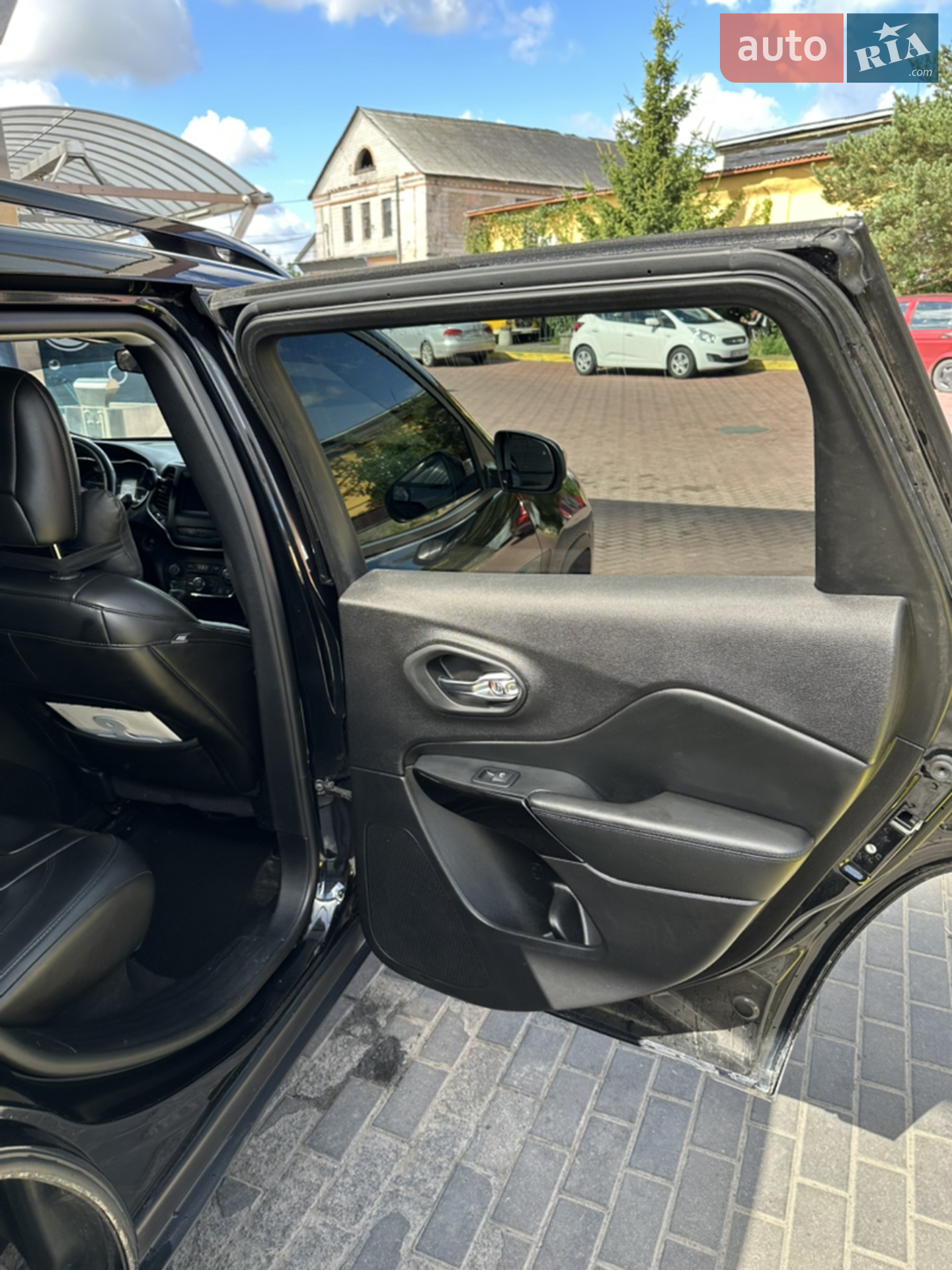 2019 Jeep Cherokee - мініатюра 39