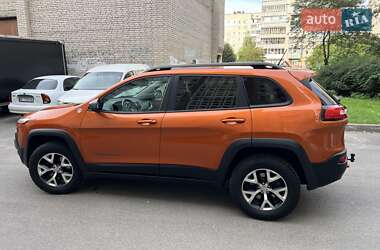 Внедорожник / Кроссовер Jeep Cherokee 2014 в 