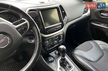 Внедорожник / Кроссовер Jeep Cherokee 2014 в 